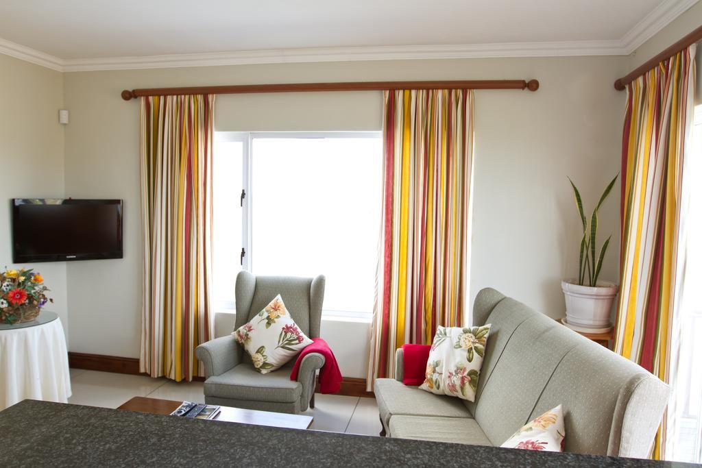 Mountain View Manor Hotel Grahamstown Room photo